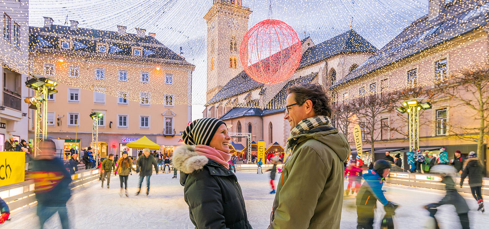 Advent Villach Eislaufen am Rathausplatz